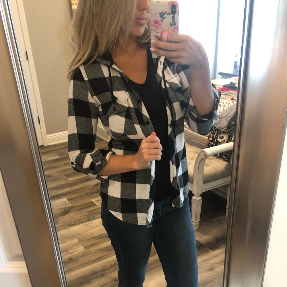 Black & White checkered shirt!